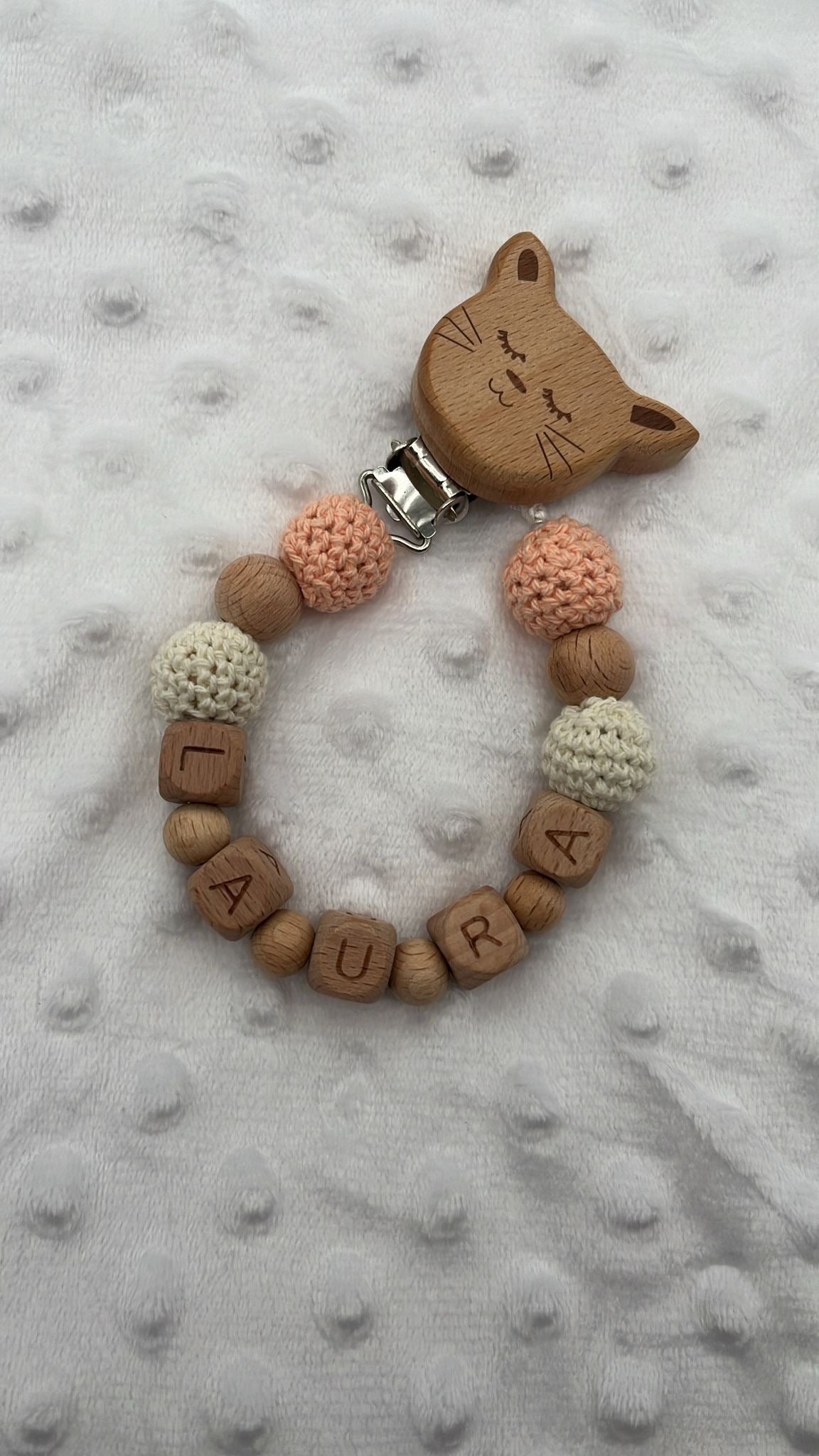 Chupetero personalizado de madera - beig y blanco - MINI MUNDO