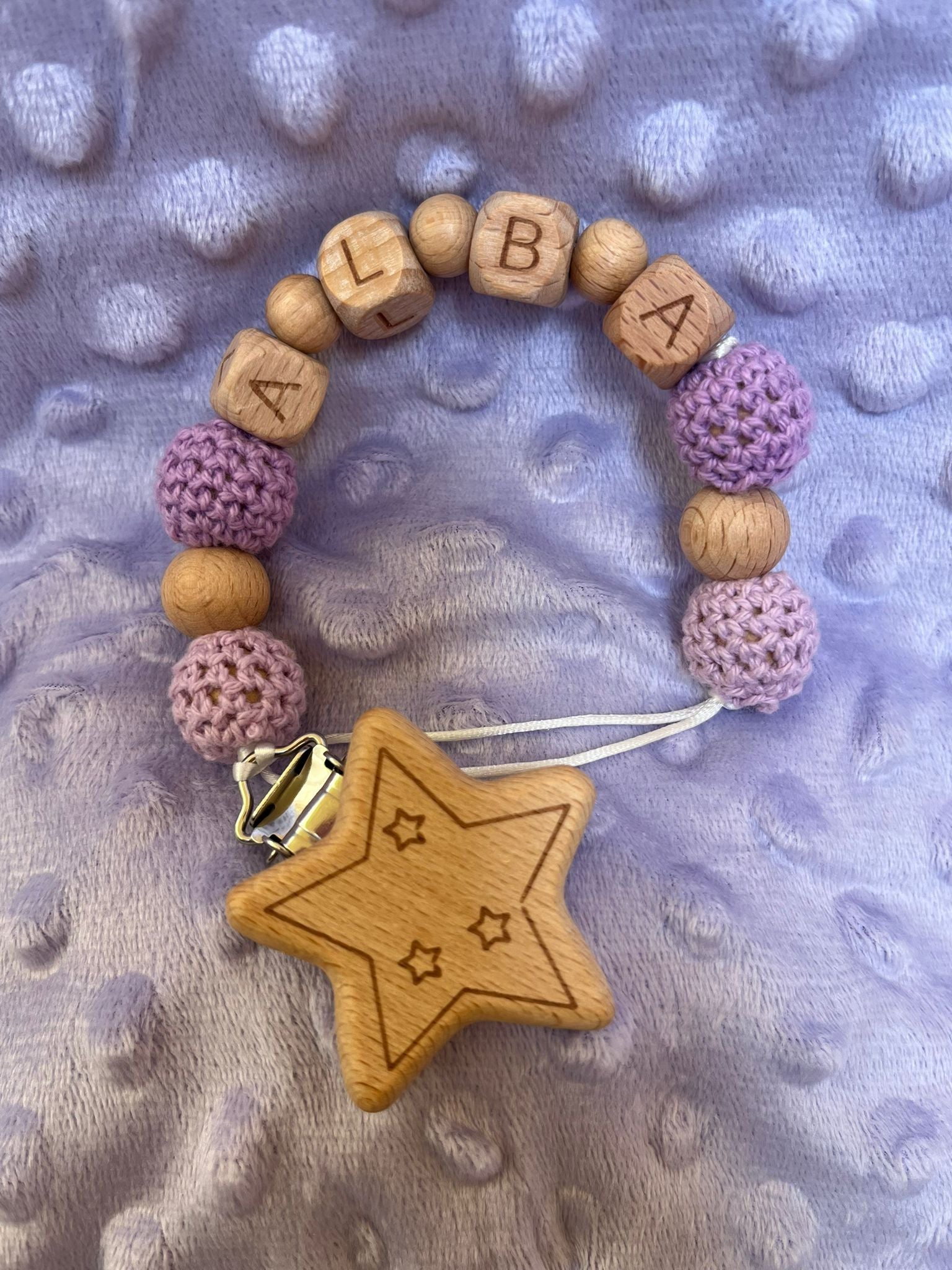 Chupetero personalizado de madera - Morado - MINI MUNDO