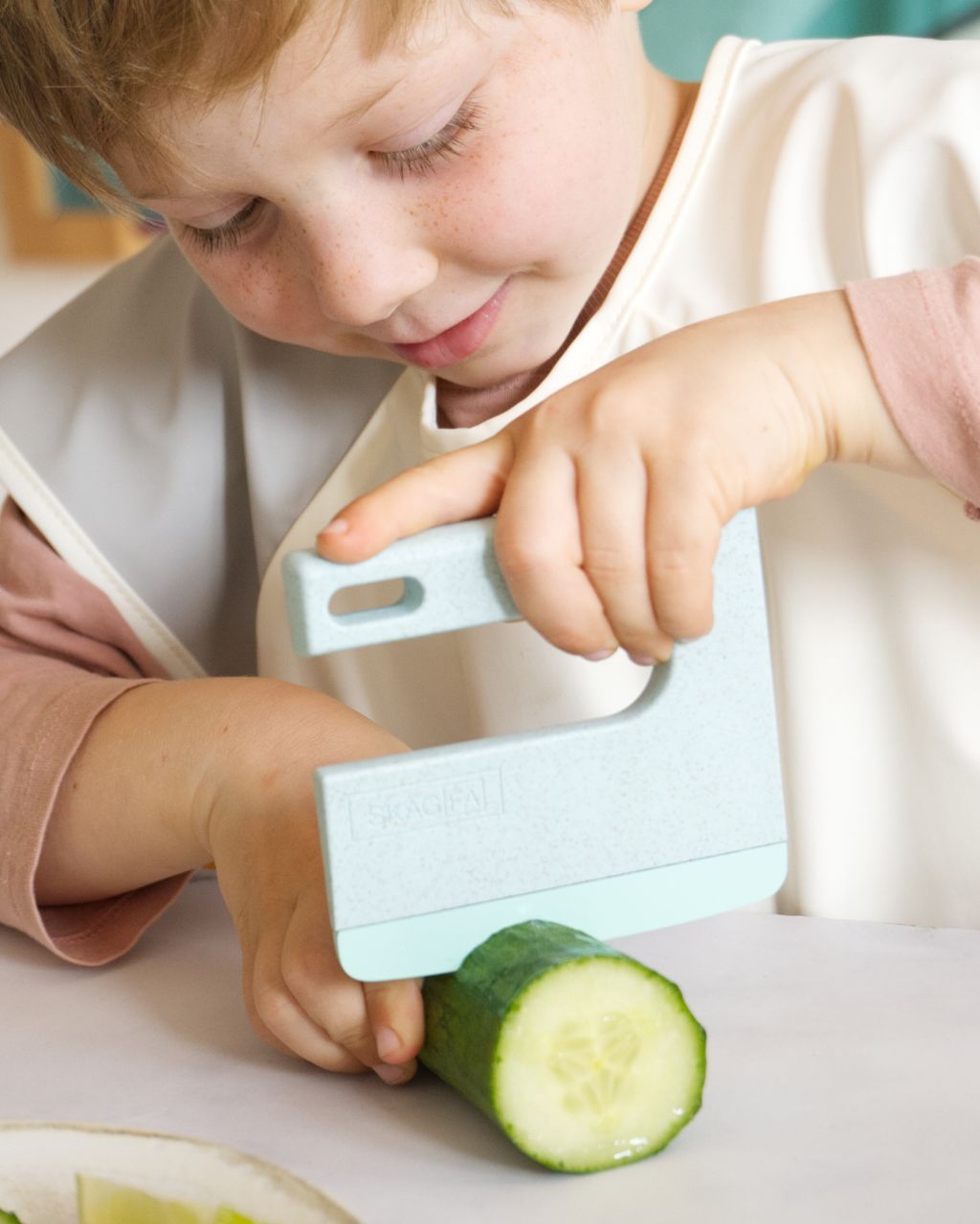 Cuchillo Seguro para Niños Klyv Aqua SKÅGFÄ - MINI MUNDO