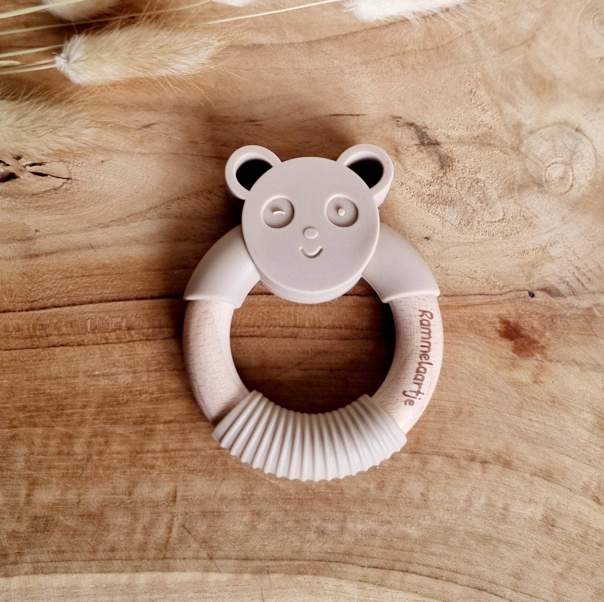 Mordedor silicona madera - oso panda beig - MINI MUNDO