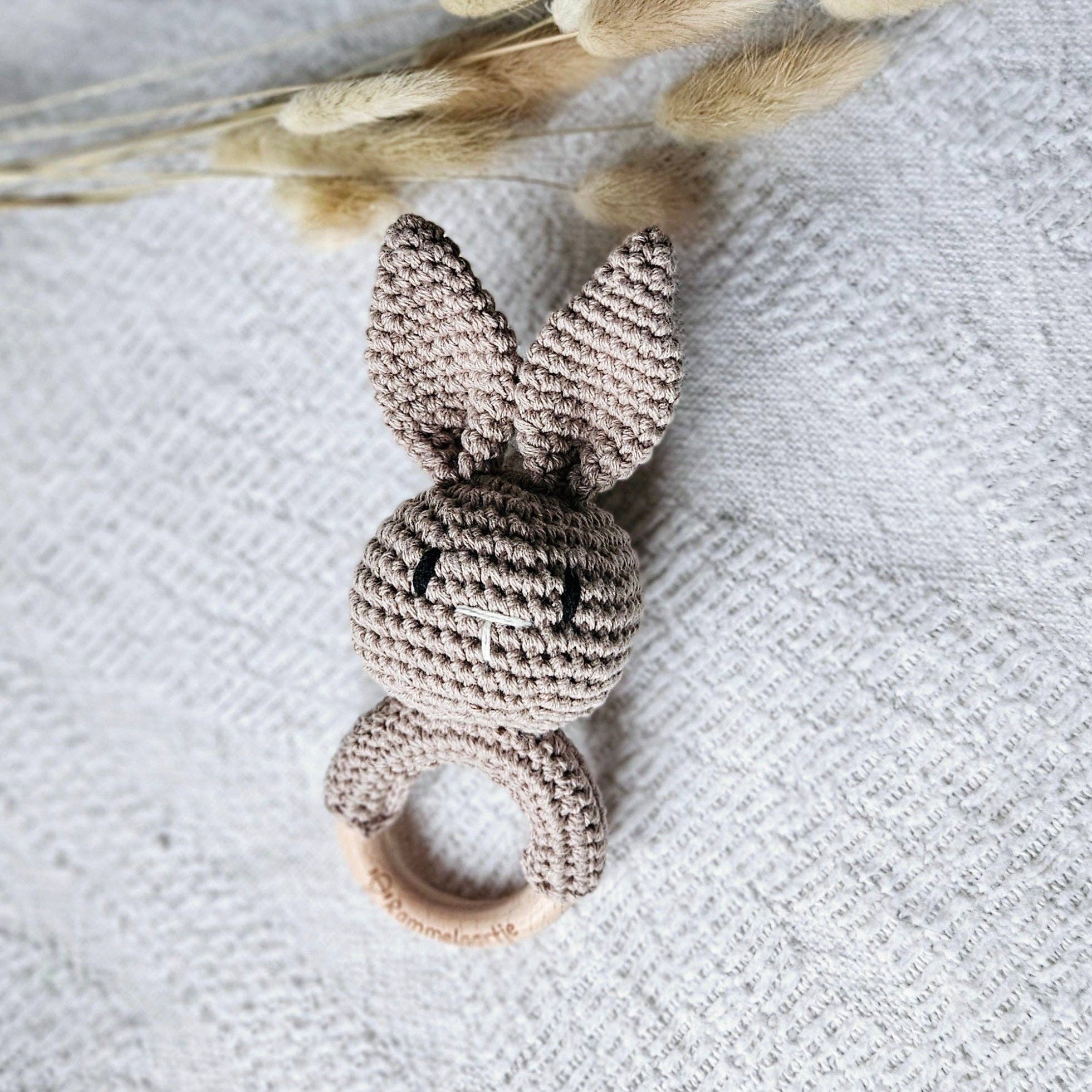 Sonajero de conejo hecho a mano - gris/arena - MINI MUNDO